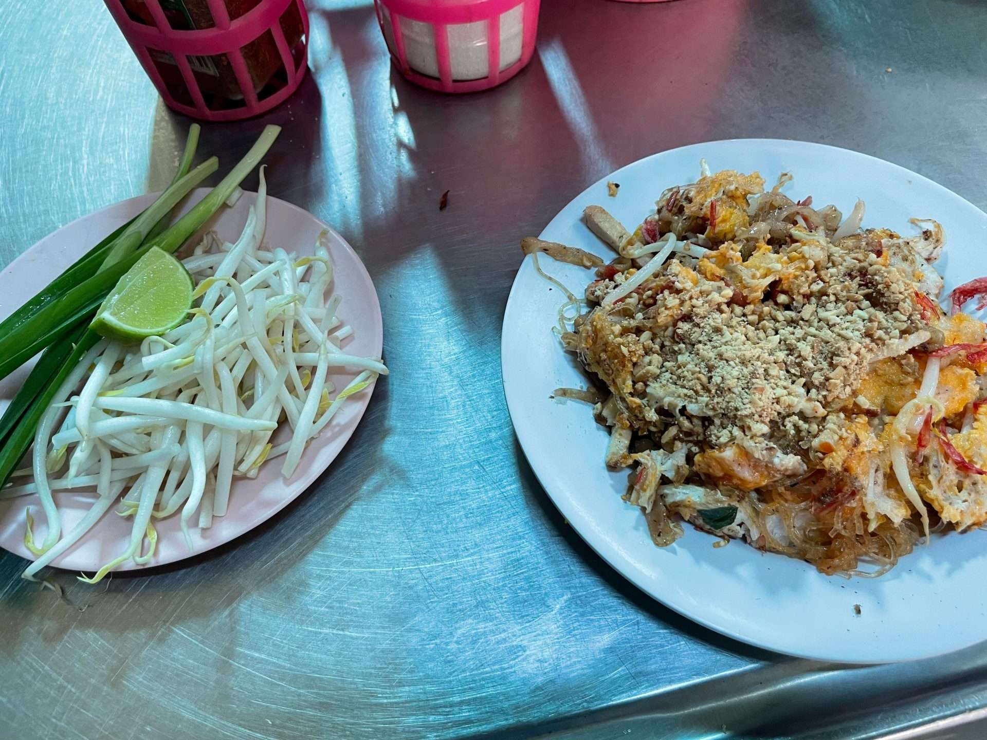Pad Thai at Hua-ro market