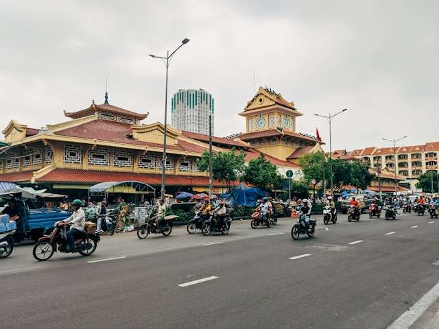 Hanoi vs Ho Chi Minh City Hanoi vs Ho Chi Minh City: Which City is Better? -