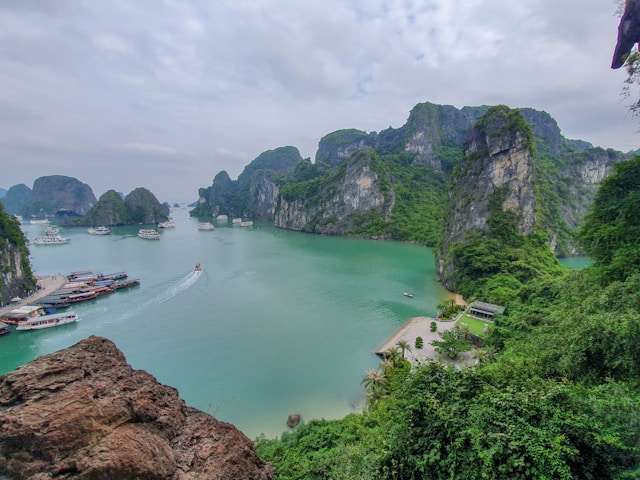 Hanoi vs Ho Chi Minh City Hanoi vs Ho Chi Minh City: Which City is Better? -